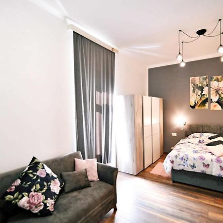 Apartment Carissima-Direct On Sea, Lovran-Opatija ภายนอก รูปภาพ