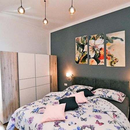 Apartment Carissima-Direct On Sea, Lovran-Opatija ภายนอก รูปภาพ