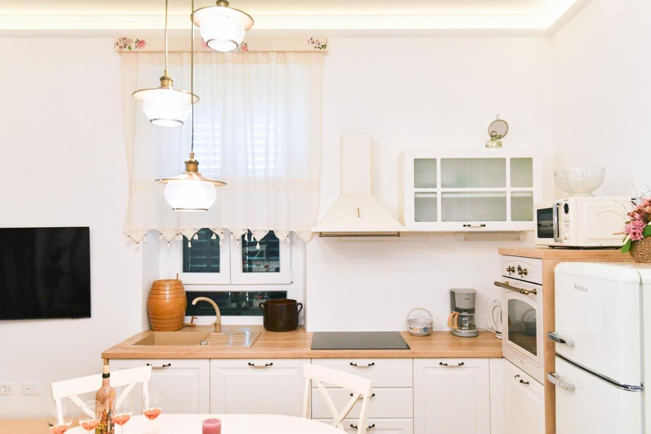 Apartment Carissima-Direct On Sea, Lovran-Opatija ภายนอก รูปภาพ