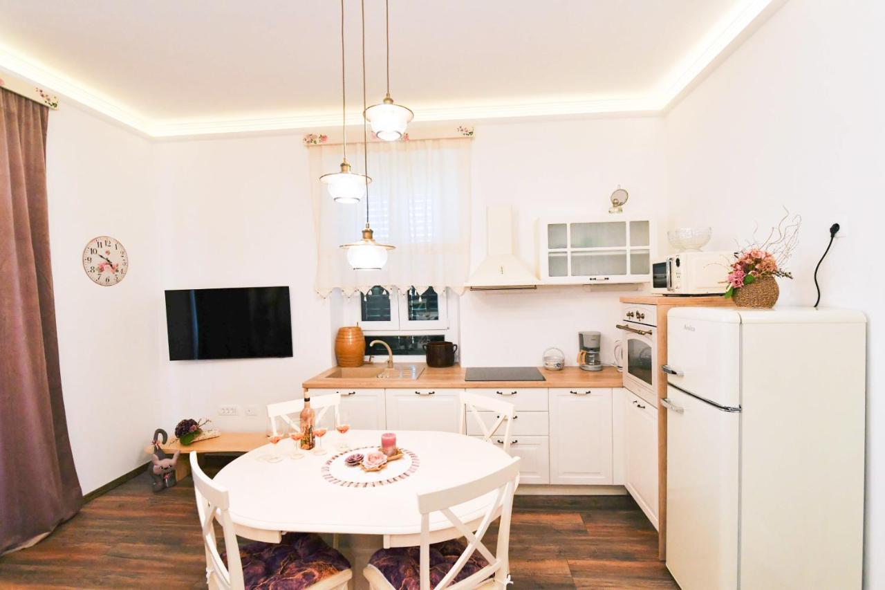 Apartment Carissima-Direct On Sea, Lovran-Opatija ภายนอก รูปภาพ